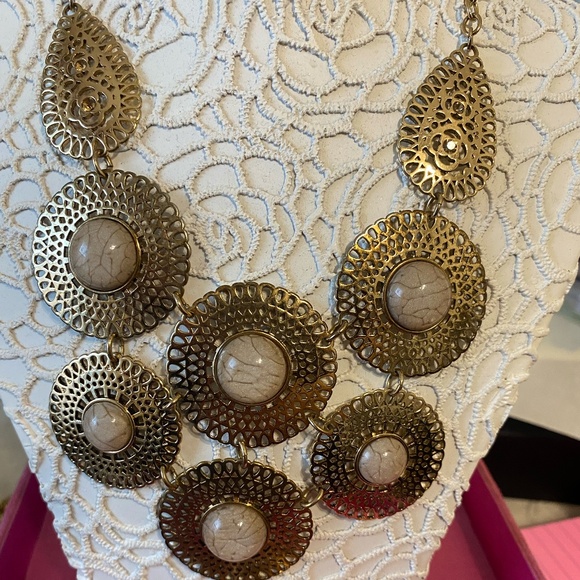 AVON Jewelry - 3 PC AVON GOLD STATEMENT NECKLACE, EARRINGS, BRACELET